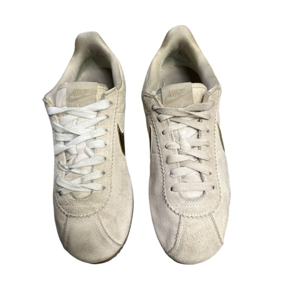 ✨ Nike Cortez Suede Sneakers Metallic Gold Swoosh Women’s 9 - Picture 2 of 7